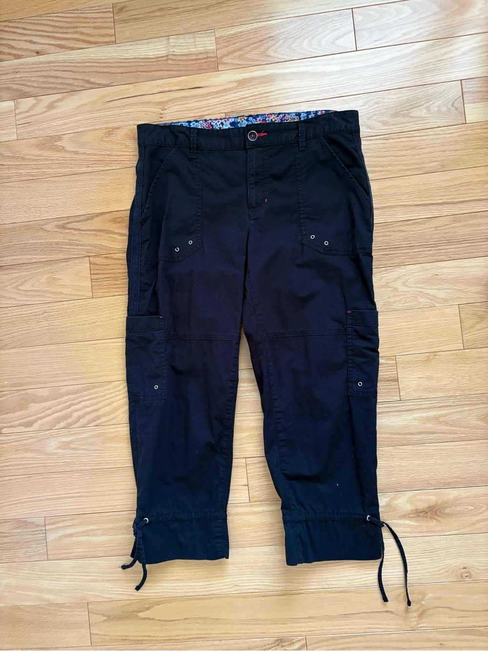 Rafaela Black Modern Weekend Size 8 Capris